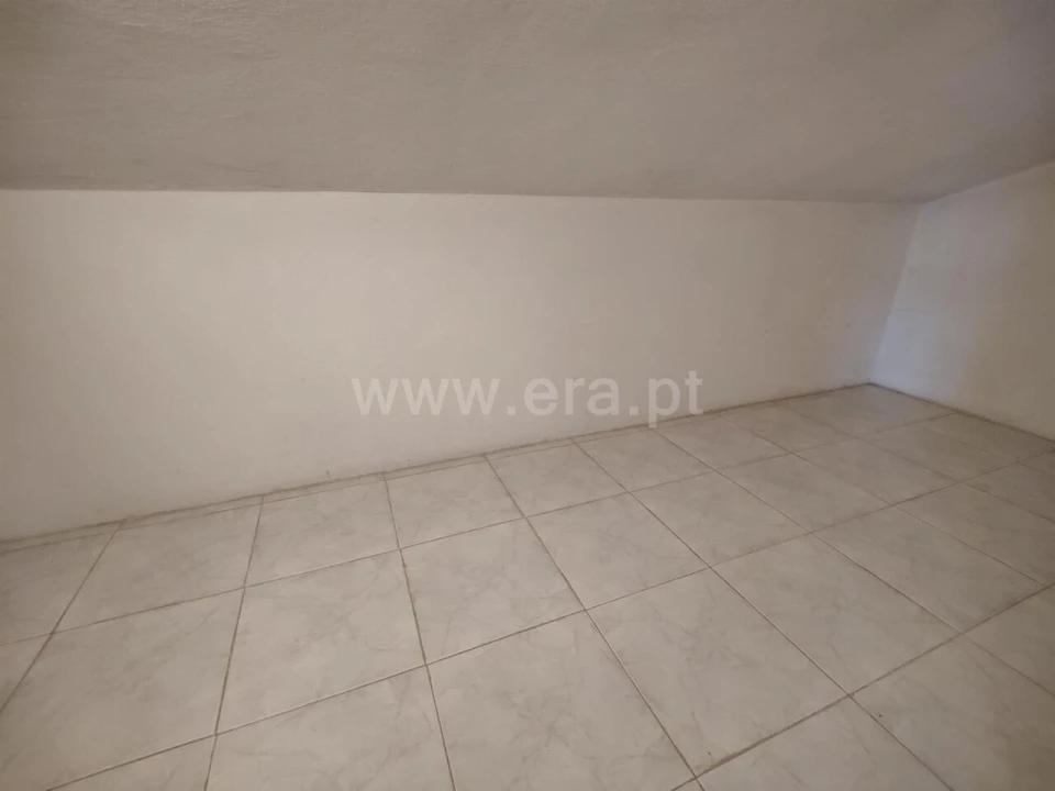 Moradia T3 para Venda em Vilar de Andorinho Foto 15