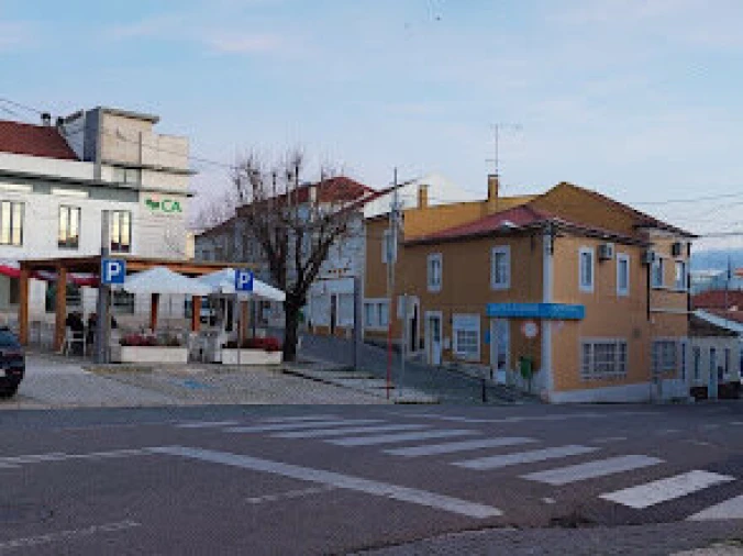 Moradia T3 para Venda em Riachos Foto 5