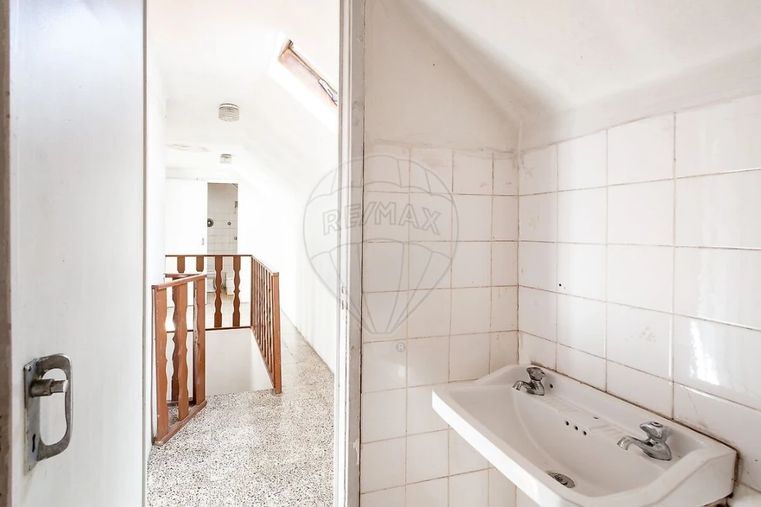 Apartamento T1 para Venda em Campolide Foto 34