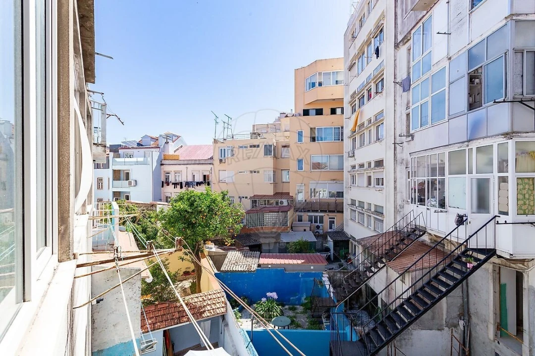 Apartamento T1 para Venda em Campolide Foto 21