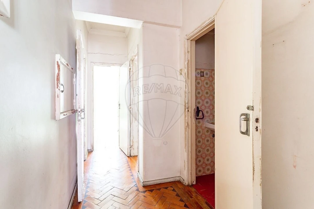 Apartamento T1 para Venda em Campolide Foto 10