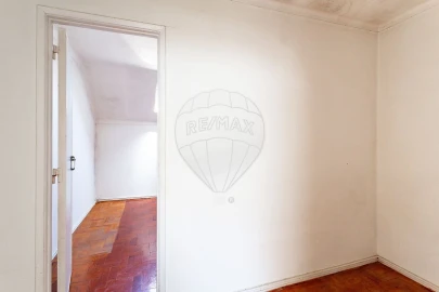 Apartamento T1 para Venda em Campolide