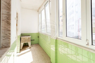 Apartamento T1 para Venda em Campolide