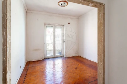 Apartamento T1 para Venda em Campolide