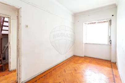 Apartamento T1 para Venda em Campolide