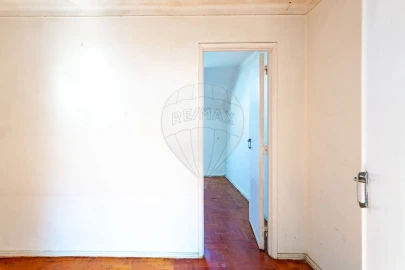 Apartamento T1 para Venda em Campolide