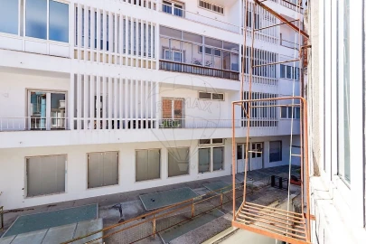 Apartamento T1 para Venda em Campolide