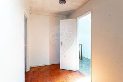 Apartamento T1 para Venda em Campolide