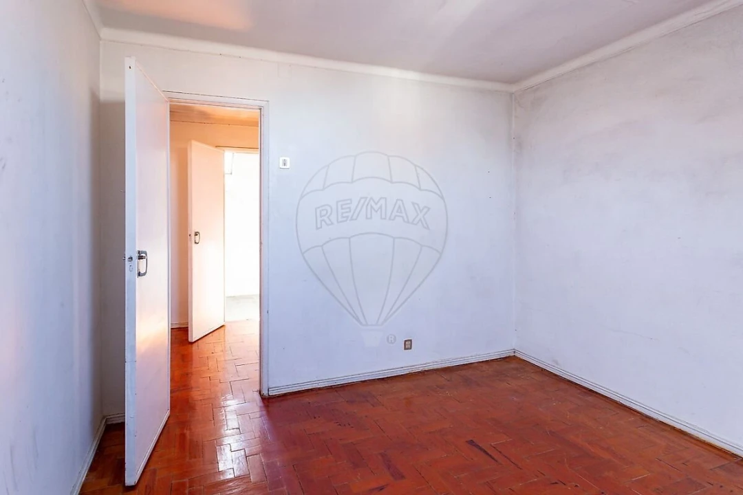 Apartamento T1 para Venda em Campolide Foto 33
