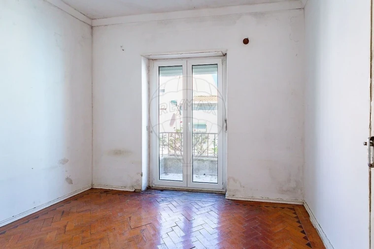 Apartamento T1 para Venda em Campolide Foto 14