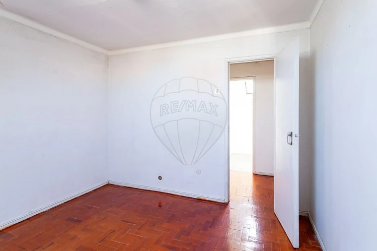 Apartamento T1 para Venda em Campolide Foto 40