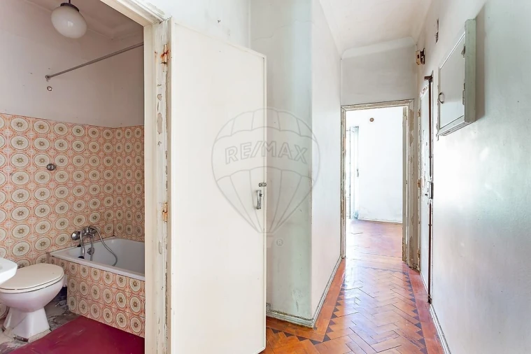 Apartamento T1 para Venda em Campolide Foto 12