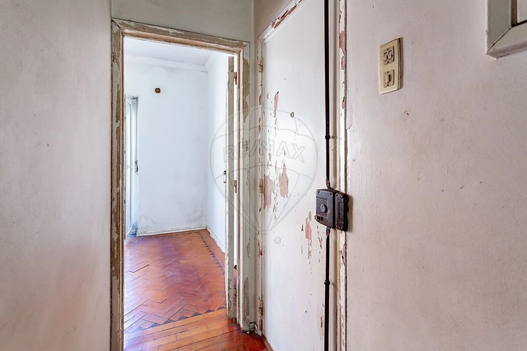 Apartamento T1 para Venda em Campolide Foto 13
