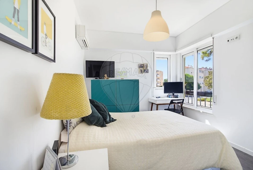Apartamento T4 para Venda em Carcavelos e Parede Foto 17