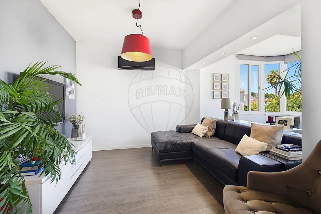 Apartamento T4 para Venda em Carcavelos e Parede Foto 3