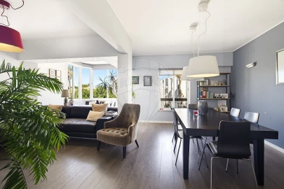 Apartamento T4 para Venda em Carcavelos e Parede
