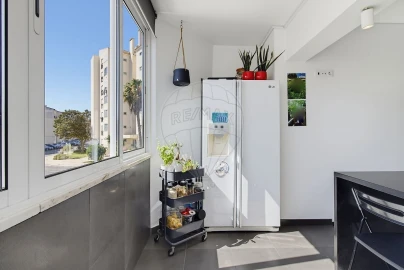 Apartamento T4 para Venda em Carcavelos e Parede