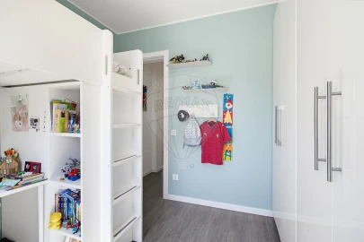 Apartamento T4 para Venda em Carcavelos e Parede