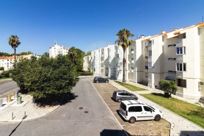 Apartamento T4 para Venda em Carcavelos e Parede