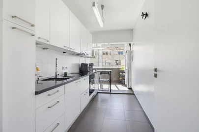 Apartamento T4 para Venda em Carcavelos e Parede
