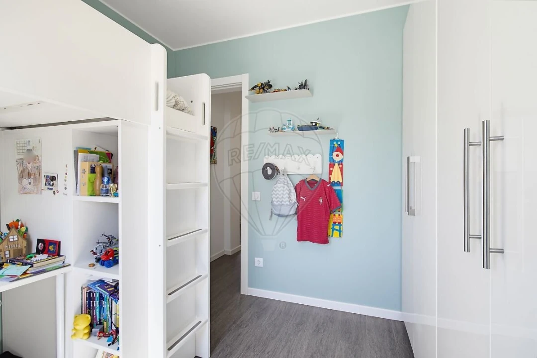 Apartamento T4 para Venda em Carcavelos e Parede Foto 15