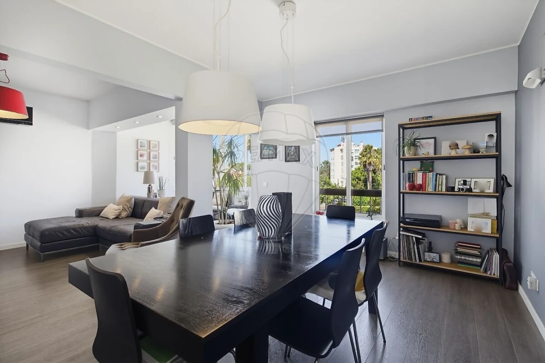 Apartamento T4 para Venda em Carcavelos e Parede Foto 1
