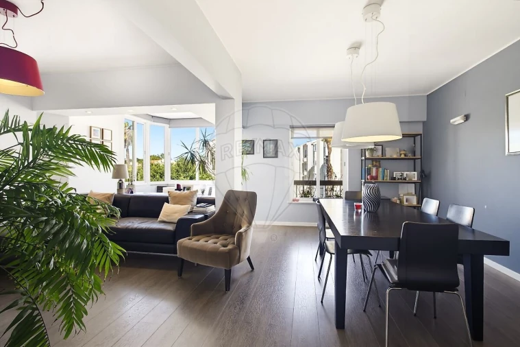 Apartamento T4 para Venda em Carcavelos e Parede Foto 2