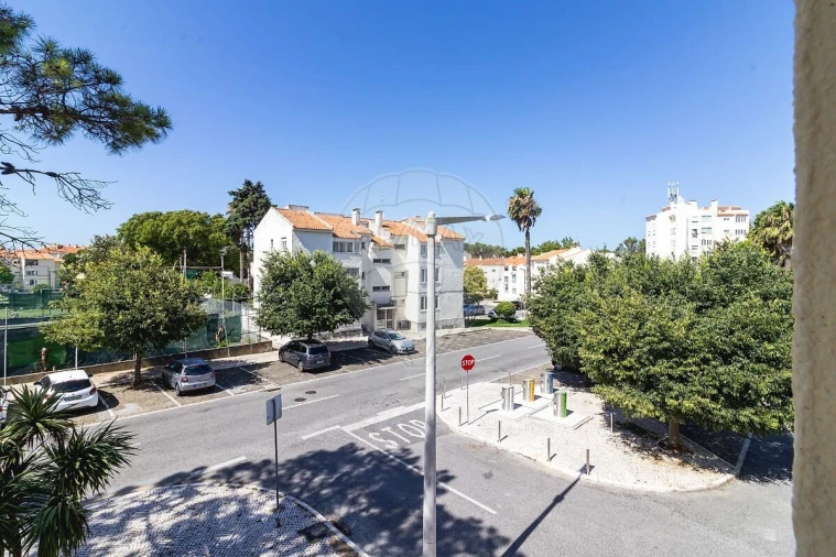 Apartamento T4 para Venda em Carcavelos e Parede Foto 31