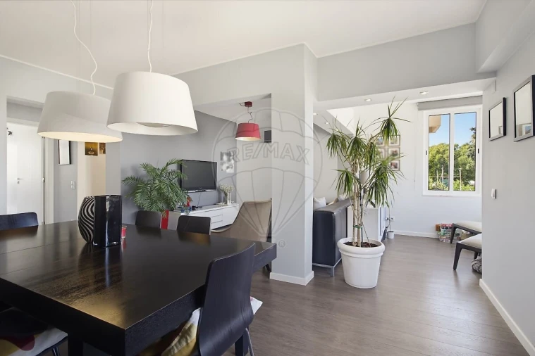 Apartamento T4 para Venda em Carcavelos e Parede Foto 5