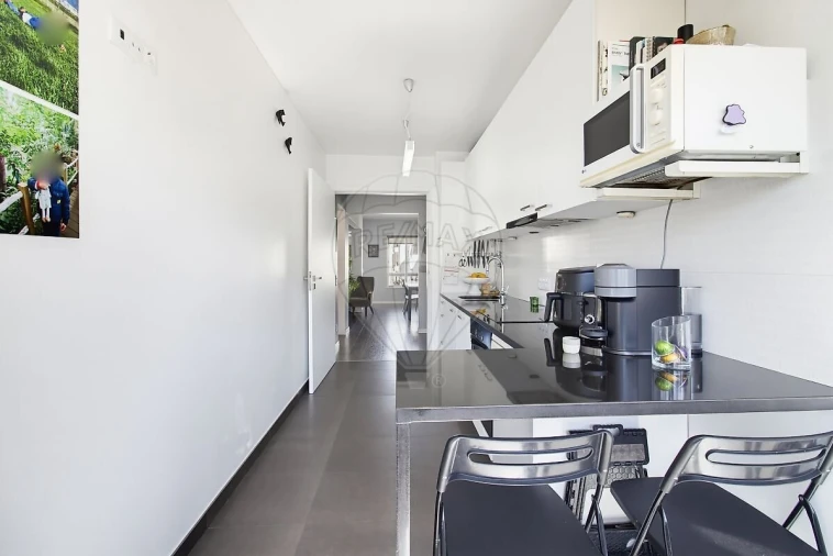 Apartamento T4 para Venda em Carcavelos e Parede Foto 8