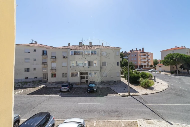Apartamento T4 para Venda em Carcavelos e Parede Foto 32