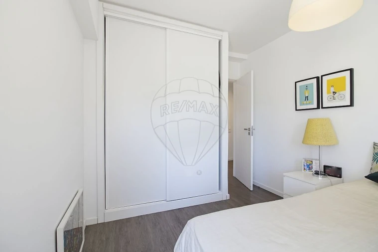 Apartamento T4 para Venda em Carcavelos e Parede Foto 18