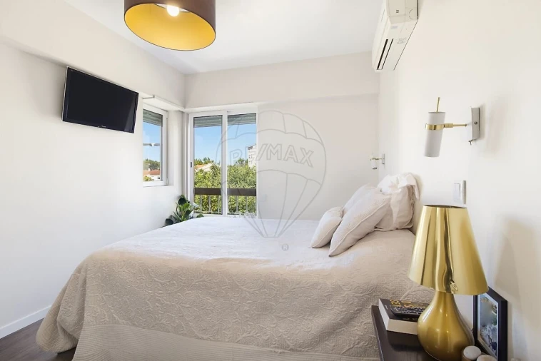 Apartamento T4 para Venda em Carcavelos e Parede Foto 19