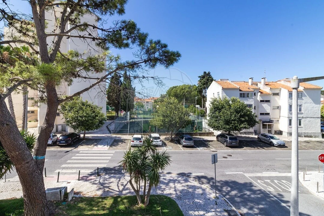 Apartamento T4 para Venda em Carcavelos e Parede Foto 27