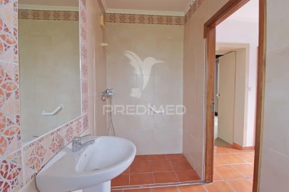 Moradia T6 para Venda em Praia da Vitoria (Santa Cruz)