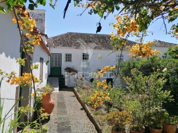 Moradia T6 para Venda em Praia da Vitoria (Santa Cruz)