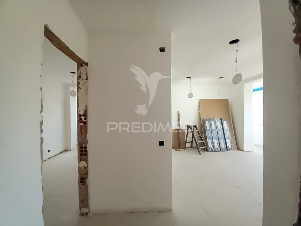 Apartamento T4 para Venda em Laranjeiro e Feijó Foto 4
