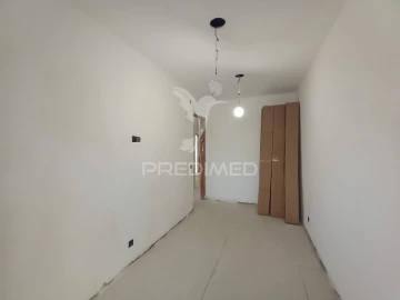 Apartamento T4 para Venda em Laranjeiro e Feijó