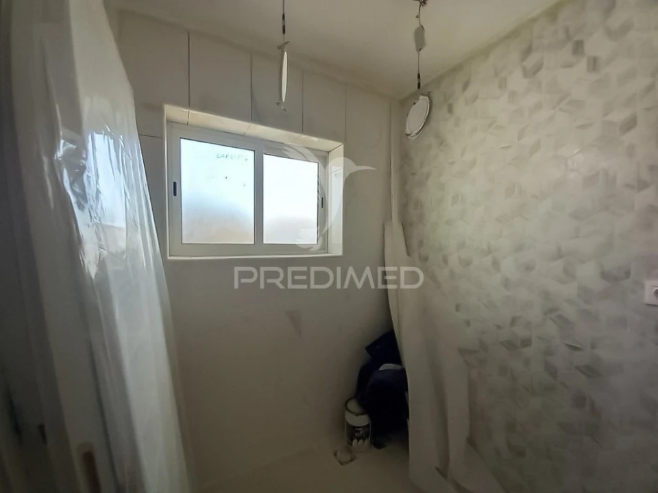 Apartamento T4 para Venda em Laranjeiro e Feijó Foto 21