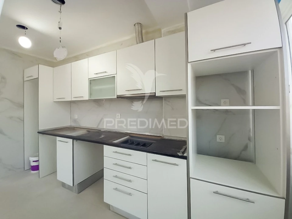 Apartamento T4 para Venda em Laranjeiro e Feijó Foto 25