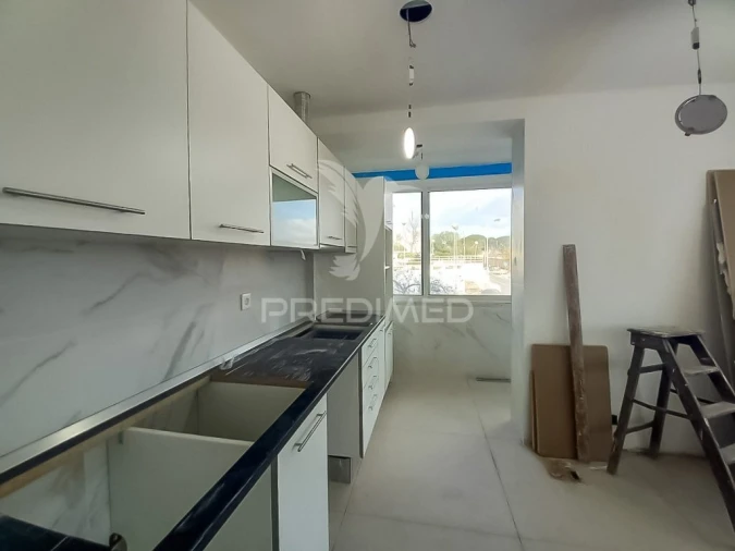 Apartamento T4 para Venda em Laranjeiro e Feijó Foto 5
