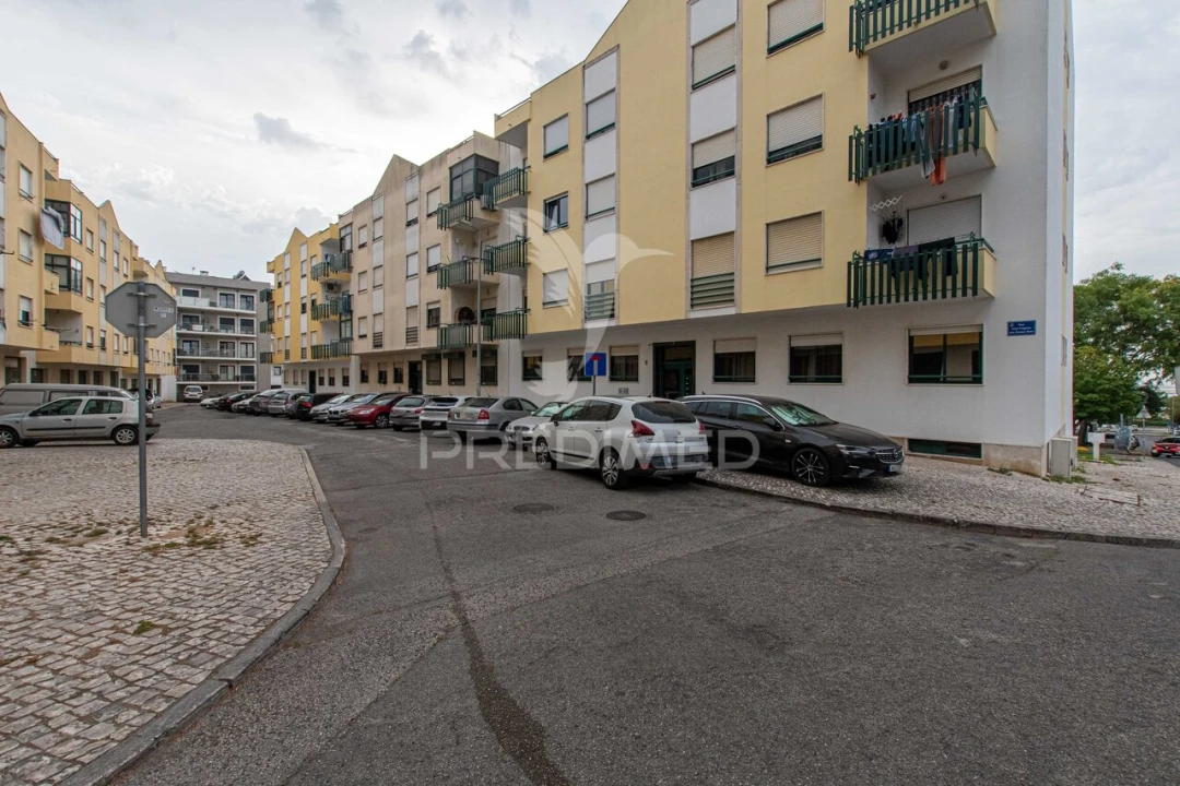 Apartamento T3 para Venda em Alverca do Ribatejo e Sobralinho Foto 1