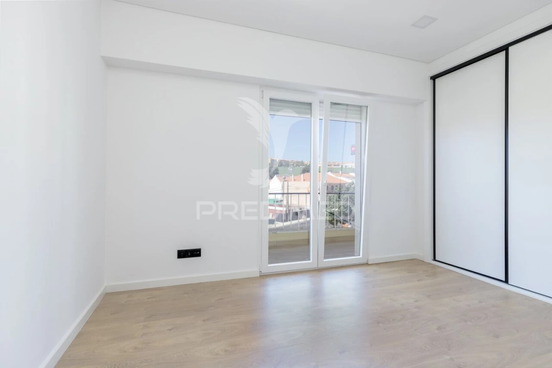 Apartamento T3 para Venda em Santa Iria de Azoia, São João da Talha e Bobadela Foto 9