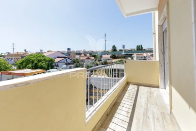 Apartamento T3 para Venda em Santa Iria de Azoia, São João da Talha e Bobadela