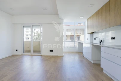 Apartamento T3 para Venda em Santa Iria de Azoia, São João da Talha e Bobadela