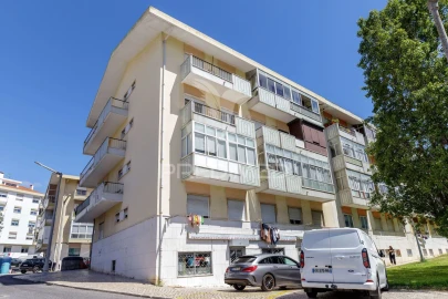 Apartamento T3 para Venda em Santa Iria de Azoia, São João da Talha e Bobadela