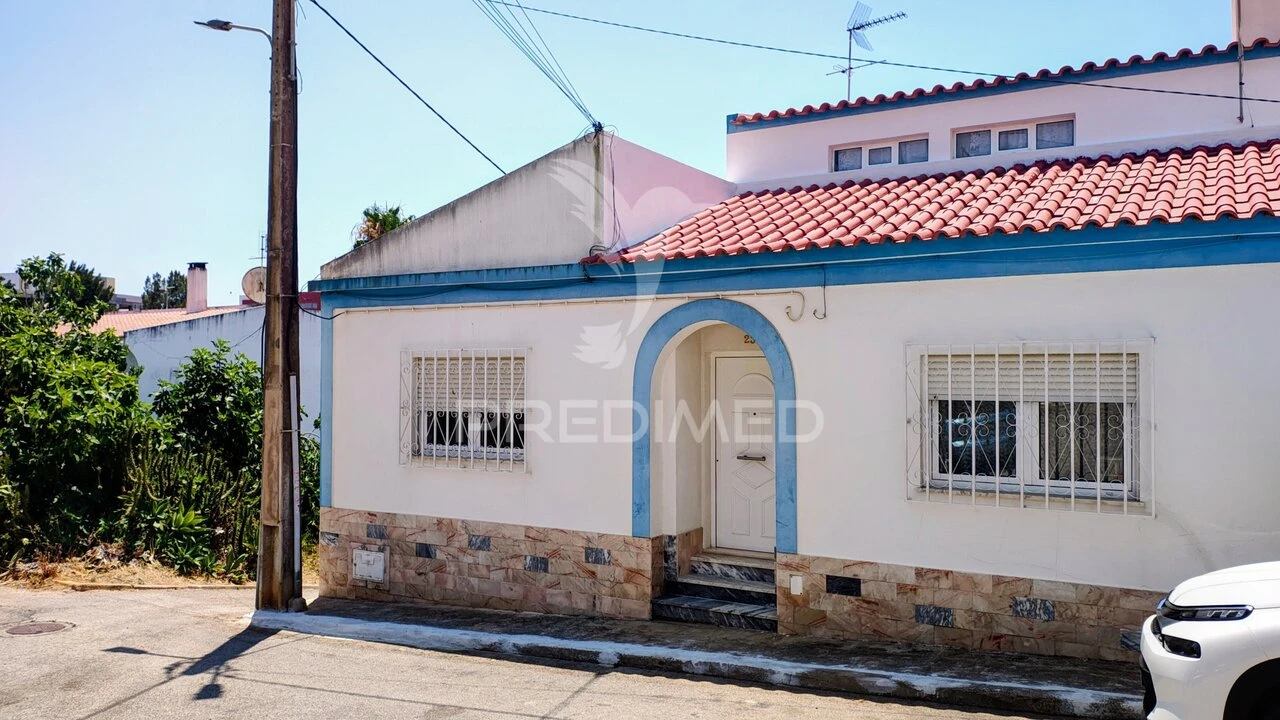 Moradia T3 para Venda em Estômbar e Parchal Foto 3