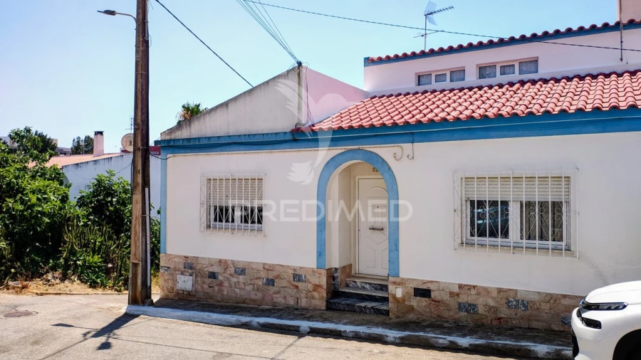 Moradia T3 para Venda em Estômbar e Parchal Foto 3