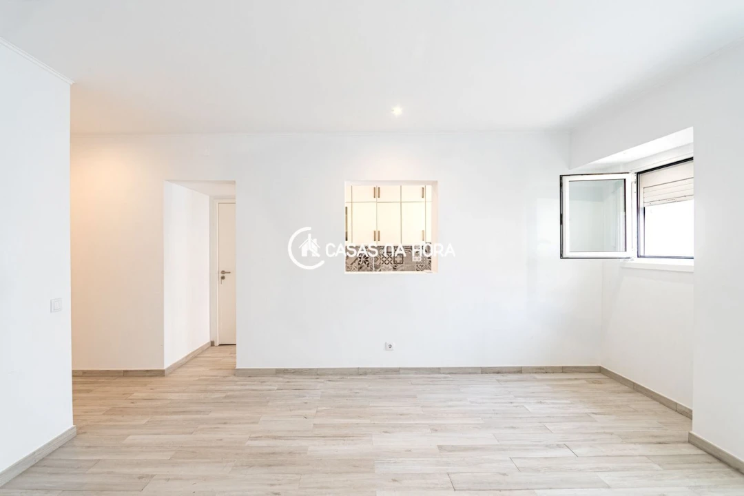 Apartamento T1 para Arrendamento em Campolide Foto 15