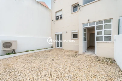 Apartamento T1 para Arrendamento em Campolide